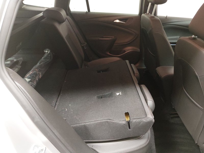 Opel Astra ST 1.2 Turbo Elegance • Full LED • digitalni instrumenti — 11