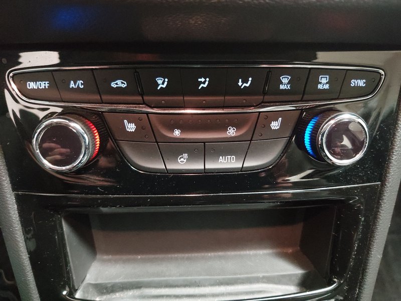 Opel Astra ST 1.2 Turbo Elegance • Full LED • digitalni instrumenti — 15