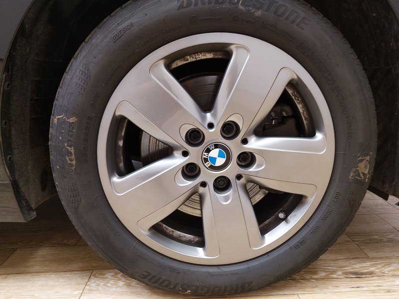 BMW 118d automatik Advantage • ACC • Full LED — 11