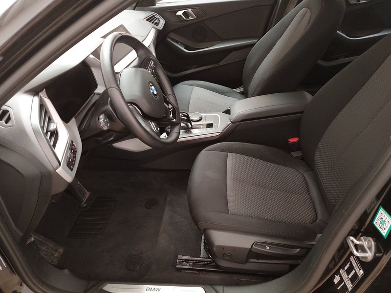 BMW 118d automatik Advantage • ACC • Full LED — 6