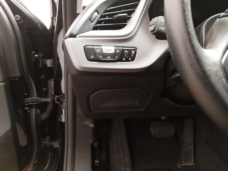 BMW 118d automatik Advantage • ACC • Full LED — 7