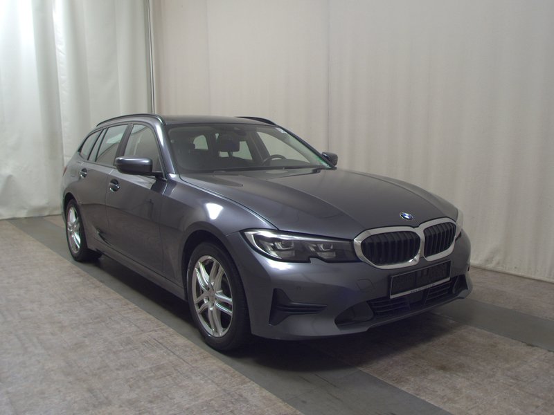 BMW 330i Touring Advantage automatik • ACC • LED — 3