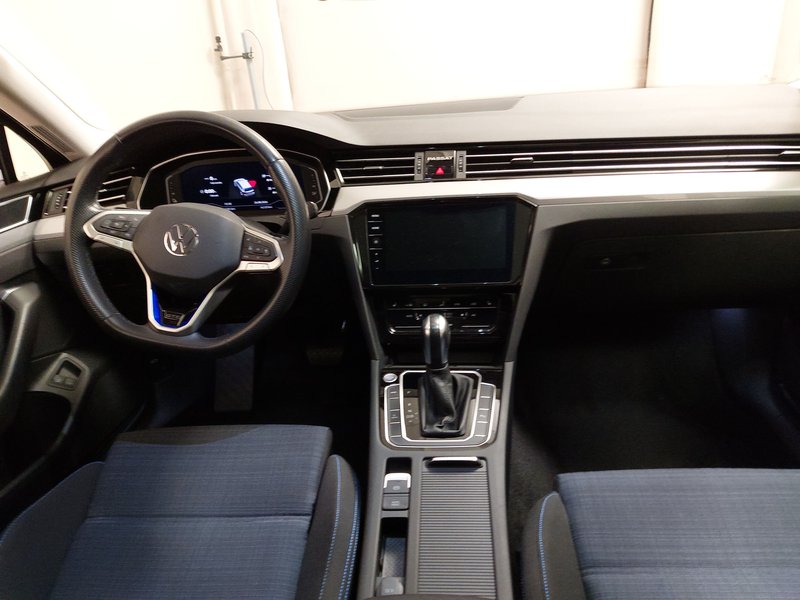 Volkswagen Passat Variant GTE 1.4 TSI automatik • panorama • ACC — 18