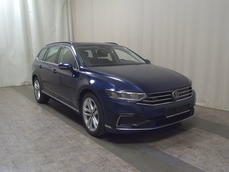 Volkswagen Passat Variant GTE 1.4 TSI automatik • panorama • ACC — 3
