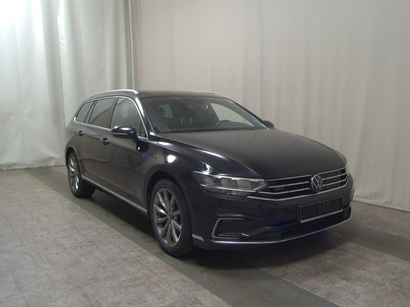 Volkswagen Passat Variant GTE 1.4 TSI automatik • digitalni instrumenti • ACC — 3