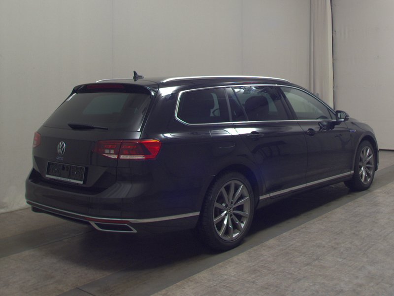 Volkswagen Passat Variant GTE 1.4 TSI automatik • digitalni instrumenti • ACC — 4