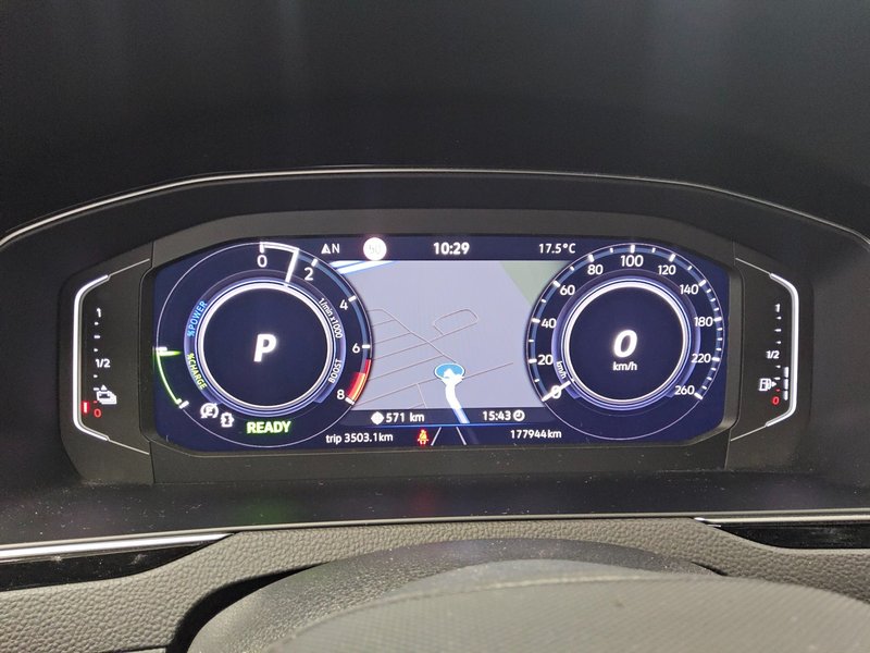 Volkswagen Passat Variant GTE 1.4 TSI automatik • digitalni instrumenti • ACC — 8