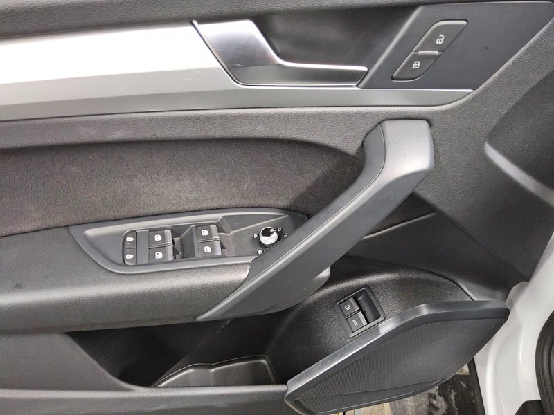 Audi Q5 50 TFSI e quattro automatik • ACC • LED — 10