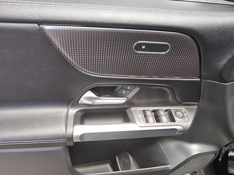 Mercedes-Benz GLB 200 d automatik Progressive • ACC • LED — 10