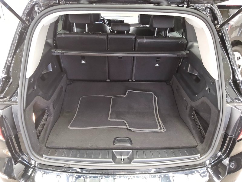 Mercedes-Benz GLB 200 d automatik Progressive • ACC • LED — 12