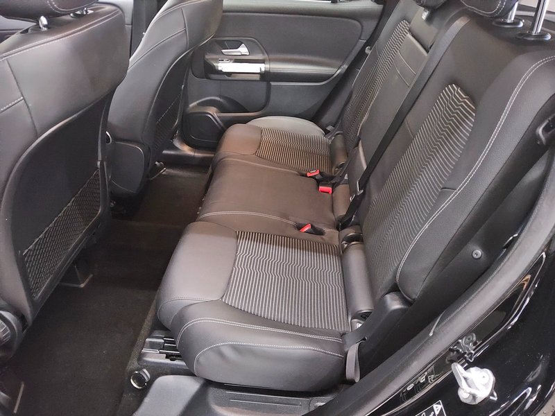 Mercedes-Benz GLB 200 d automatik Progressive • ACC • LED — 13