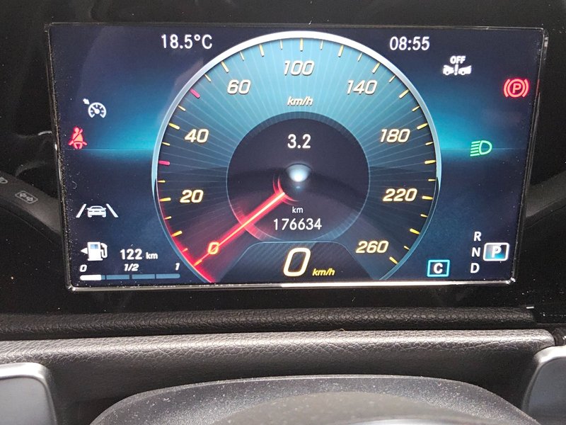 Mercedes-Benz GLB 200 d automatik Progressive • ACC • LED — 8