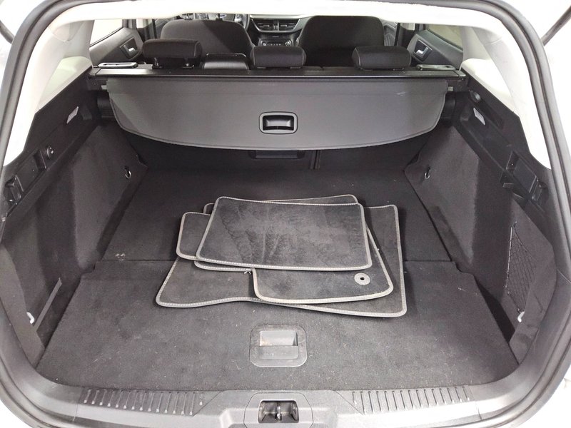 Ford Focus Turnier 1.5 EcoBlue automatik Titanium X • bežično punjenje • LED — 12