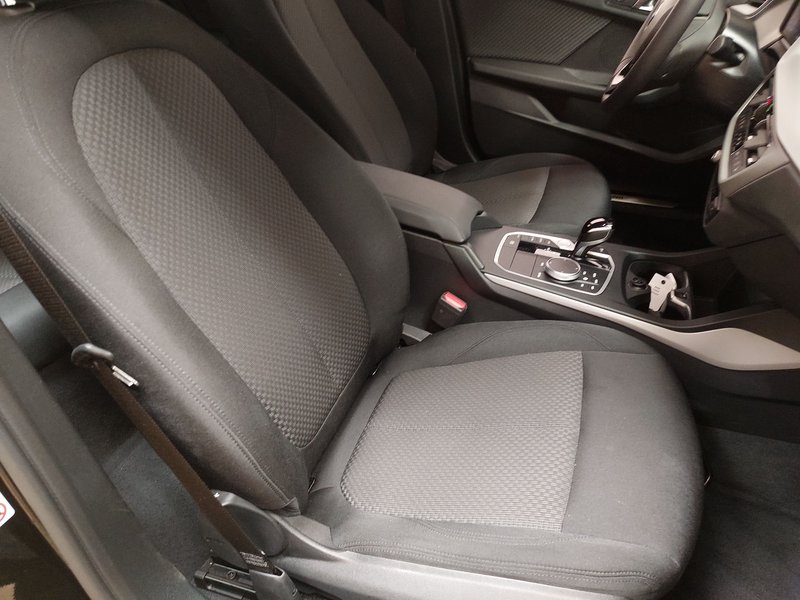 BMW 120d automatik Advantage • ACC • LED — 10