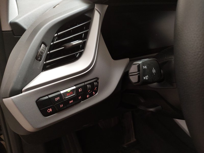 BMW 120d automatik Advantage • ACC • LED — 7