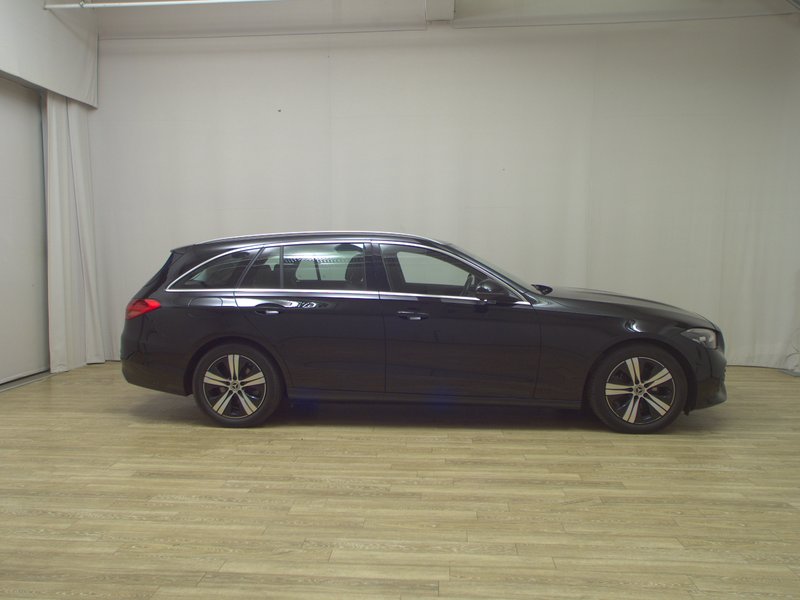 Mercedes-Benz C 200 d karavan automatik Avantgarde • LED • digitalni instrumenti