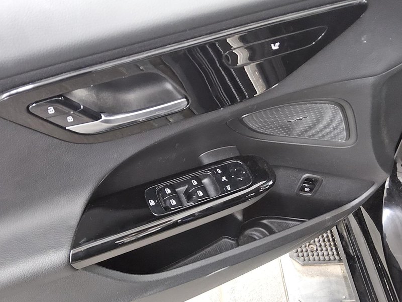 Mercedes-Benz C 200 d karavan automatik Avantgarde • LED • digitalni instrumenti — 10