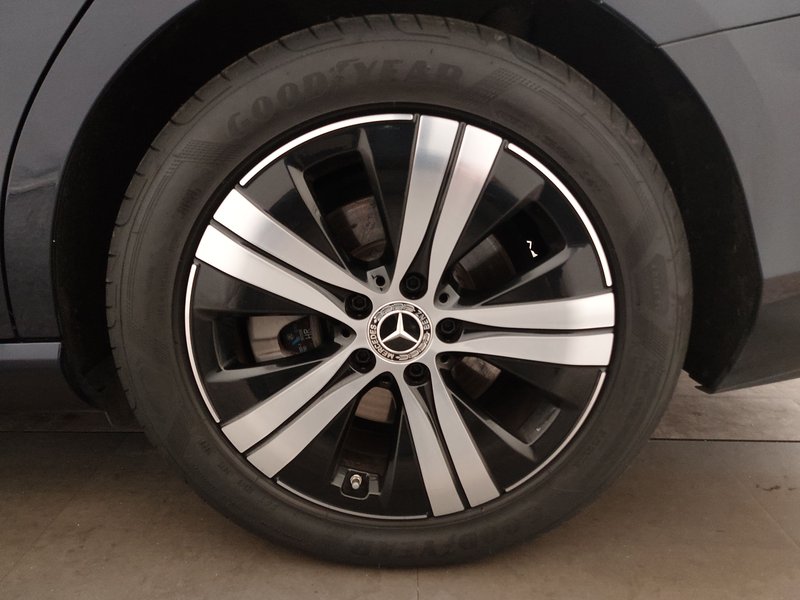 Mercedes-Benz C 220 d automatik T Avantgarde • digitalni instrumenti • ACC — 8