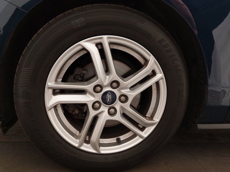 Ford Focus 1.5 EcoBlue automatik Cool&Connect • ACC • bežično punjenje — 8