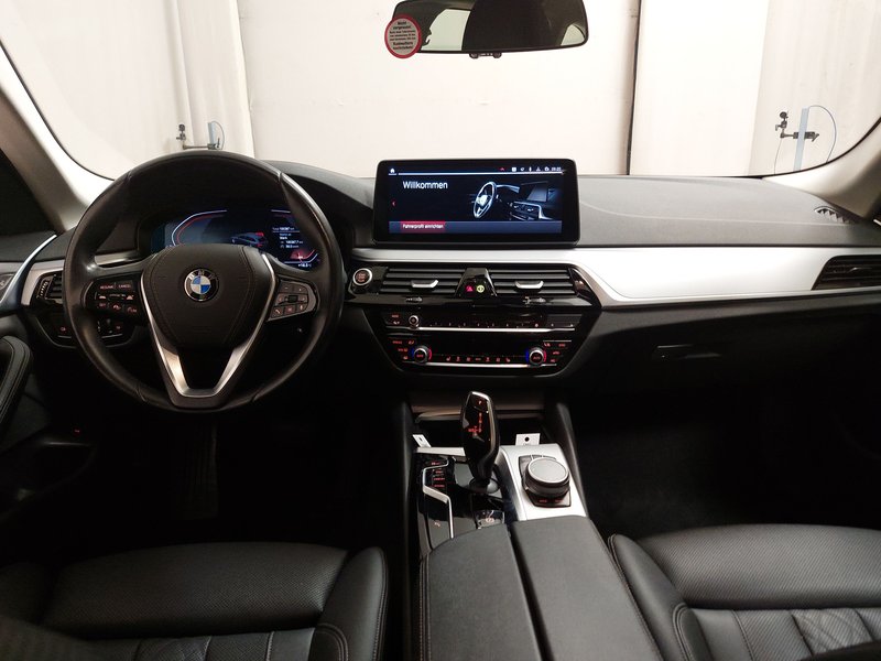 BMW 520d Touring automatik • ACC • AHK — 16