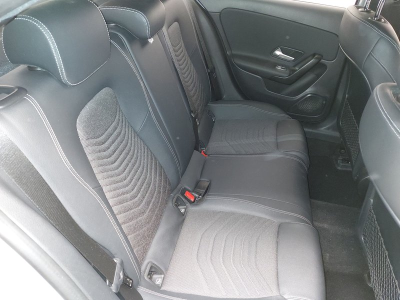 Mercedes-Benz A 180 d automatik • LED • digitalni instrumenti — 12