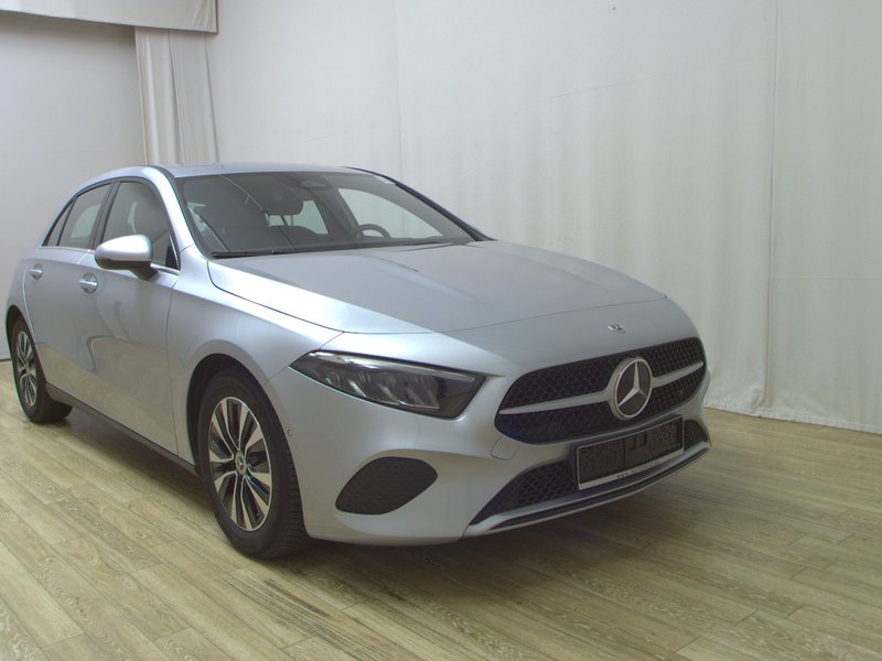 Mercedes-Benz A 180 d automatik • LED • digitalni instrumenti — 3