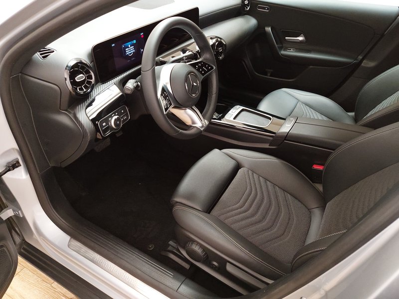 Mercedes-Benz A 180 d automatik • LED • digitalni instrumenti — 6