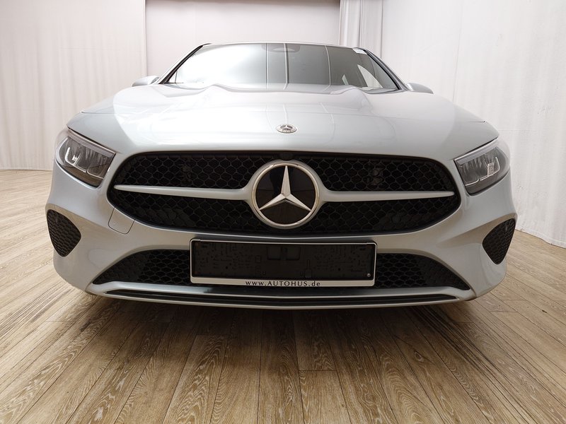 Mercedes-Benz A 180 d automatik • LED • digitalni instrumenti — 9