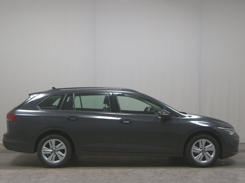 Volkswagen Golf 8 Variant 2.0 TDI automatik Life • ACC • Full LED