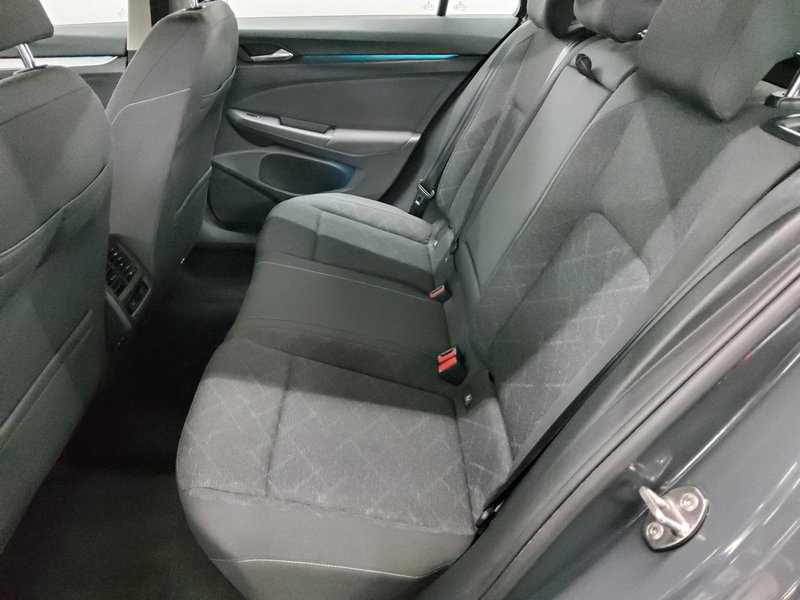 Volkswagen Golf 8 Variant 2.0 TDI automatik Life • ACC • Full LED — 13