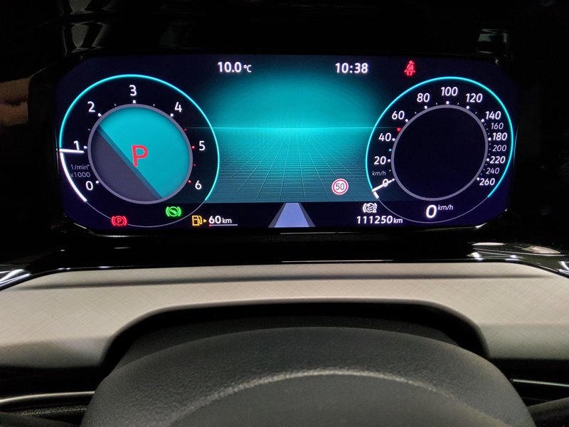 Volkswagen Golf 8 Variant 2.0 TDI automatik Life • ACC • Full LED — 8