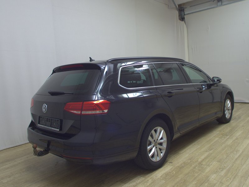 Volkswagen Passat 2.0 TDI Comfortline automatik • ACC • LED — 4