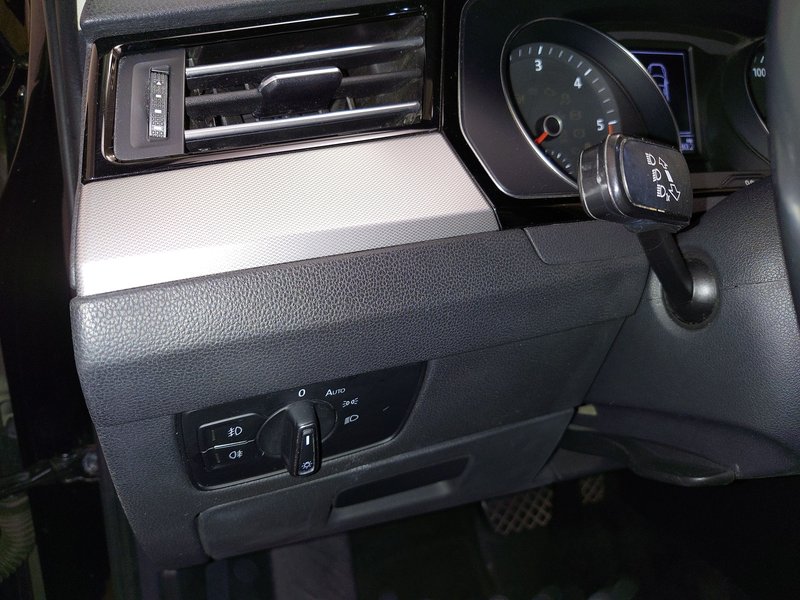 Volkswagen Passat 2.0 TDI Comfortline automatik • ACC • LED — 7