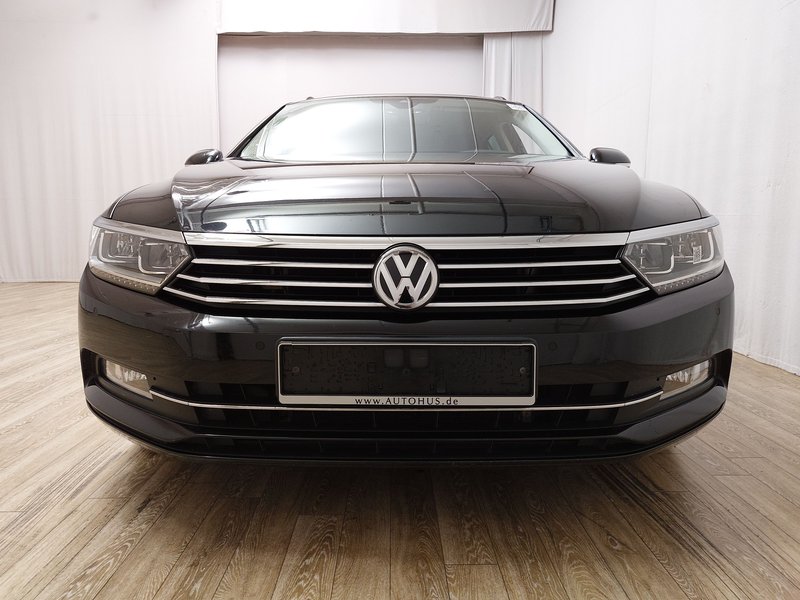 Volkswagen Passat 2.0 TDI Comfortline automatik • ACC • LED — 9