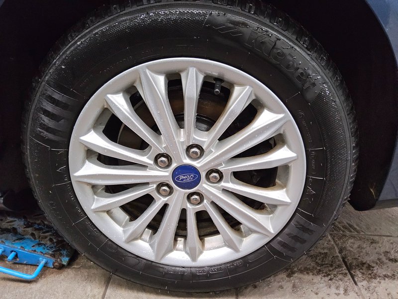 Ford Focus Turnier 1.0 EcoBoost Titanium • LED • navigacija — 10