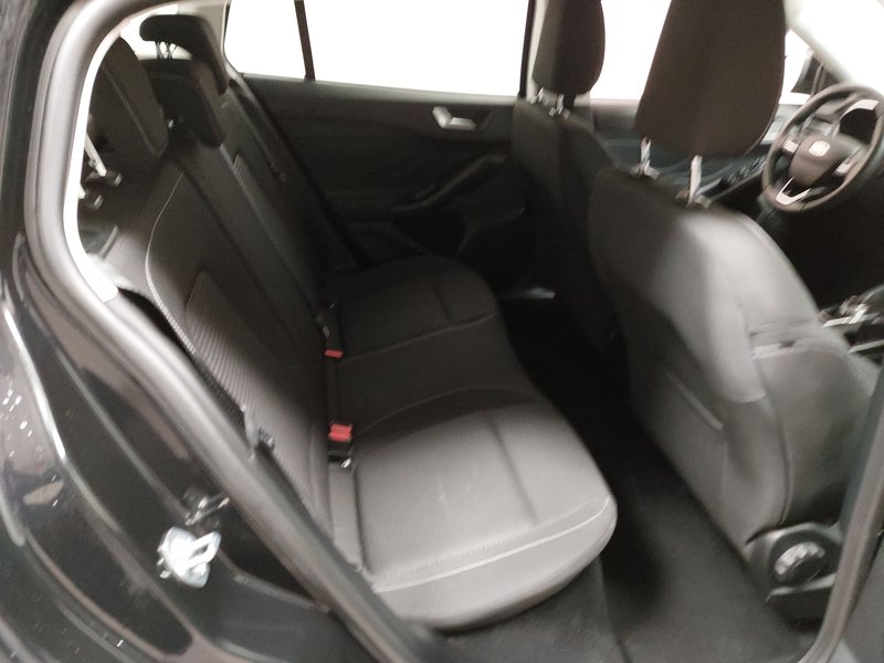 Ford Focus Turnier 1.5 EcoBlue Titanium automatik • AHK • LED — 12