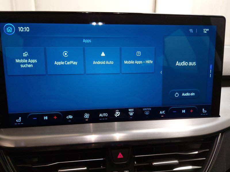 Ford Focus Turnier 1.5 EcoBlue Titanium automatik • AHK • LED — 18