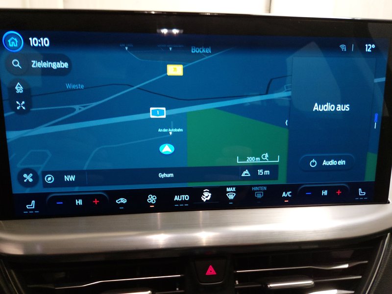 Ford Focus Turnier 1.5 EcoBlue Titanium automatik • AHK • LED — 19