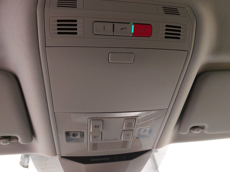 Volkswagen Passat Variant 2.0 TDI Elegance automatik • ACC • LED — 13