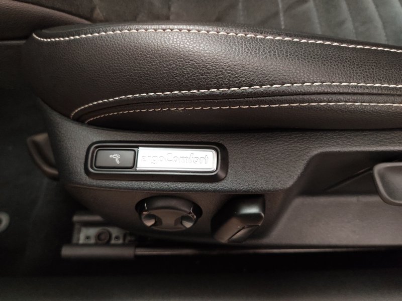 Volkswagen Passat Variant 2.0 TDI Elegance automatik • ACC • LED — 15