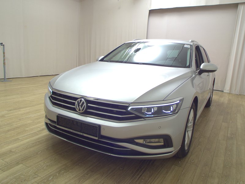 Volkswagen Passat Variant 2.0 TDI Elegance automatik • ACC • LED — 2