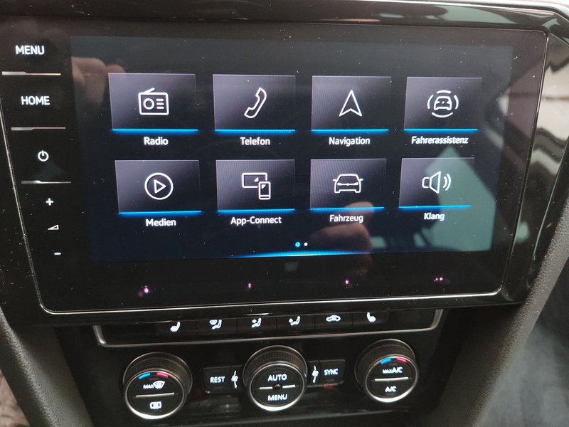 Volkswagen Passat Variant 2.0 TDI Elegance automatik • ACC • LED — 20