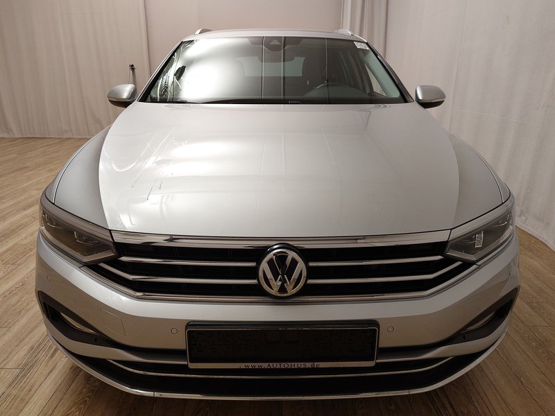 Volkswagen Passat Variant 2.0 TDI Elegance automatik • ACC • LED — 9