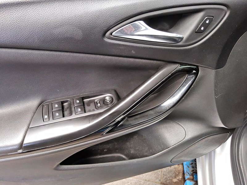 Opel Astra ST 1.5 D Elegance automatik • panorama • LED — 9