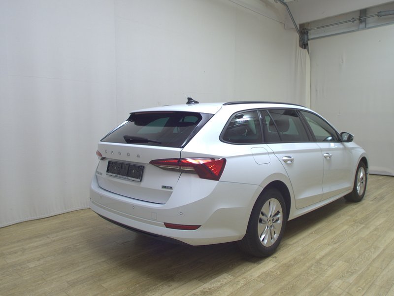 Škoda Octavia Combi 1.0 TSI automatik Ambition • Full LED — 4