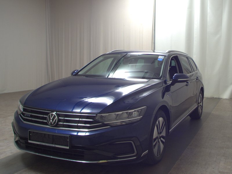 Volkswagen Passat Variant GTE 1.4 TSI automatik • HUD • bežično punjenje — 2