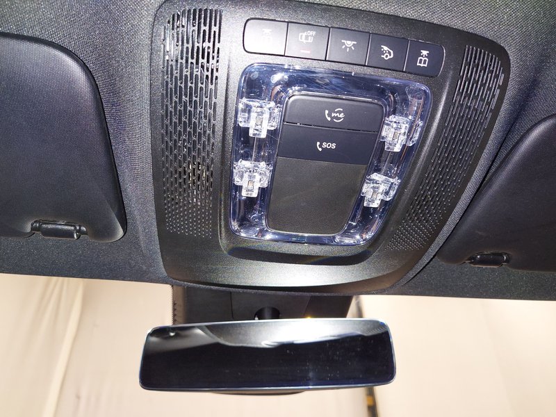 Mercedes-Benz A 250 e automatik • LED • navigacija — 13