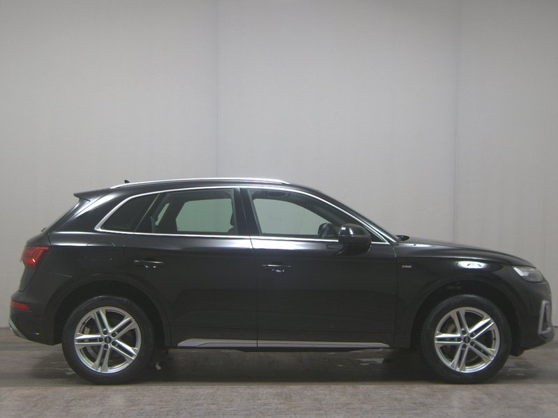 Audi Q5 50 TFSI e quattro S line automatik • ACC • navigacija