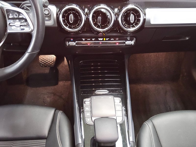 Mercedes-Benz GLB 200 d automatik Progressive • panorama • LED — 6