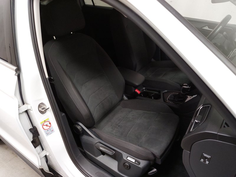 VW Tiguan Allspace 2.0 TDI automatik Life • ACC • HUD — 10